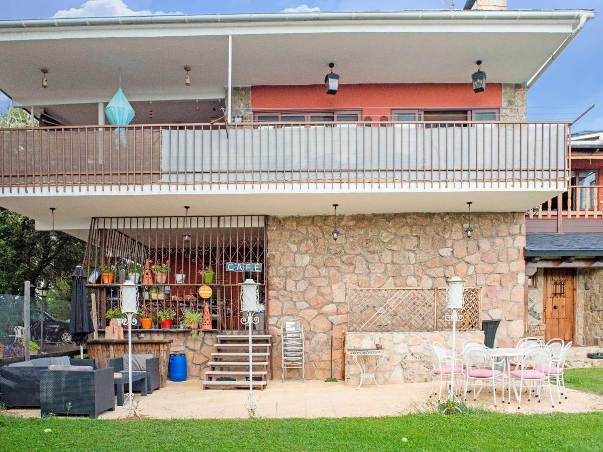Rural With Shared Garden Pool And Holiday home *