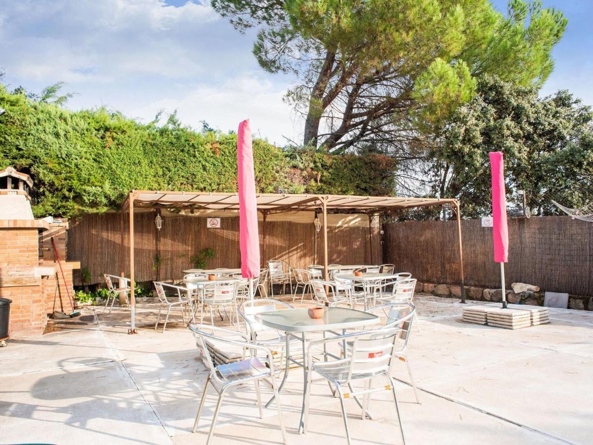 Rural With Shared Garden Pool And Holiday home Galapagar