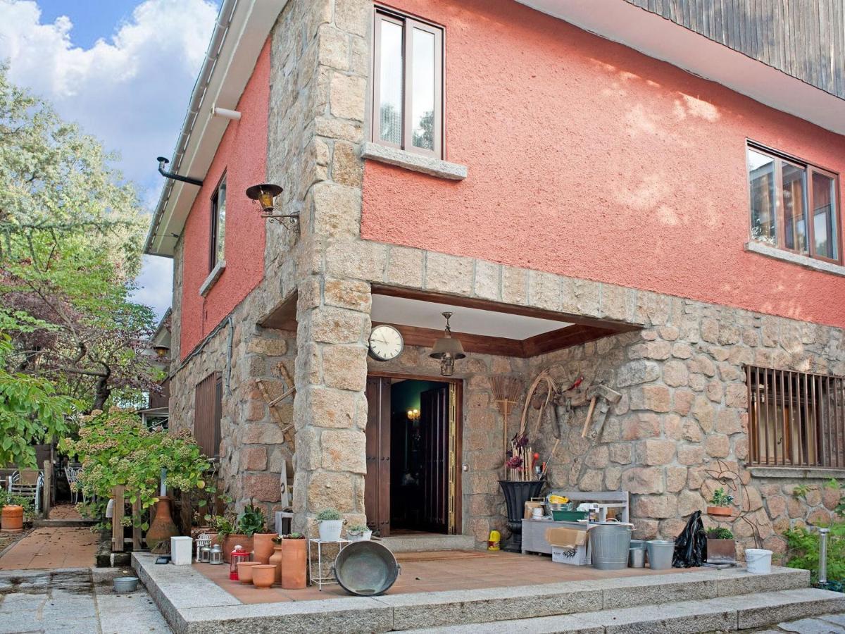 Rural With Shared Garden Pool And Galapagar